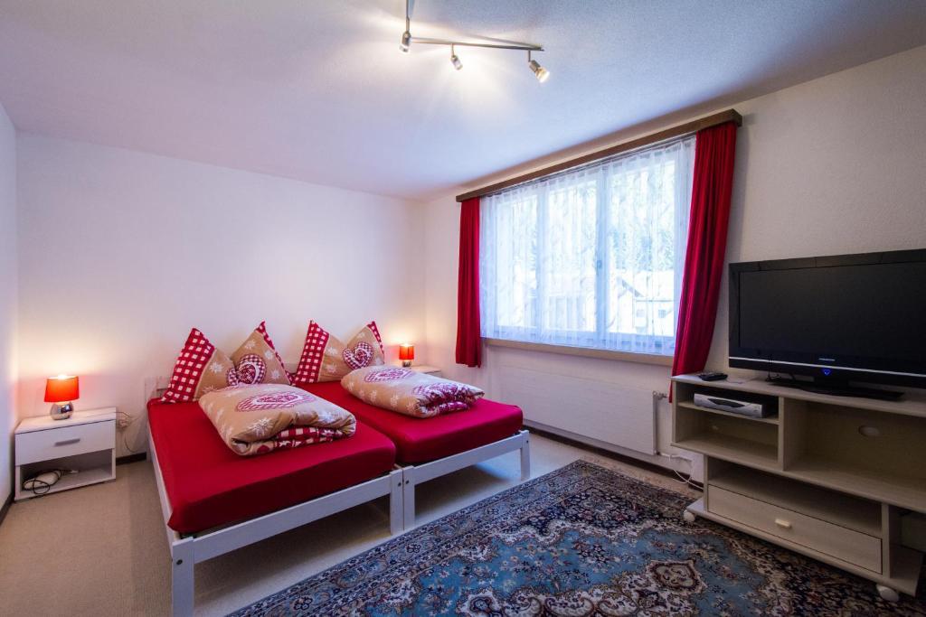 Hotel Pez Ault Disentis Habitación foto