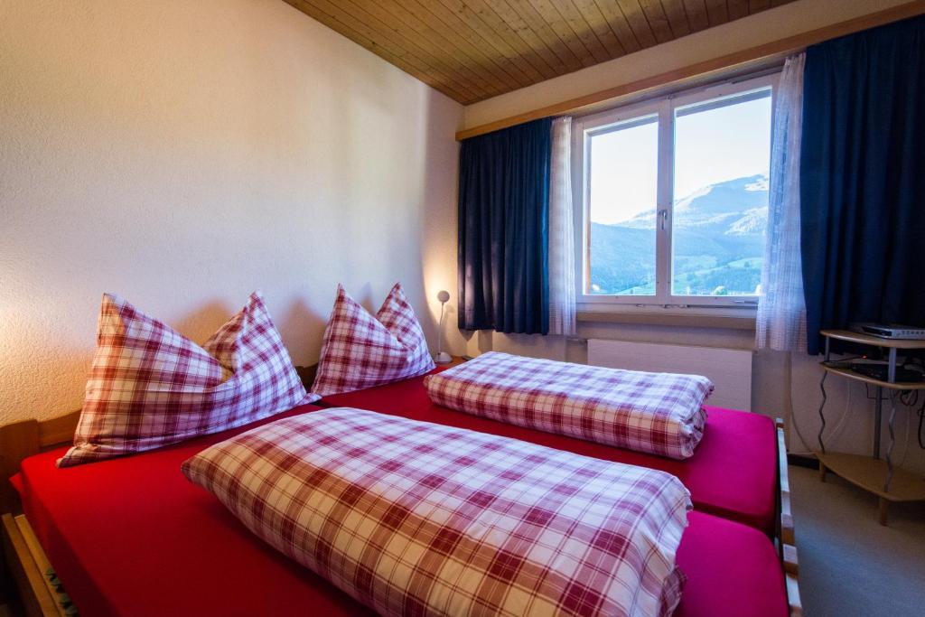 Hotel Pez Ault Disentis Habitación foto